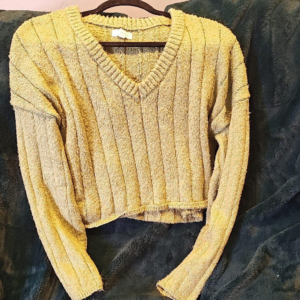 La Hearts Pale Green V-Neck Sweater with Cozy Knit